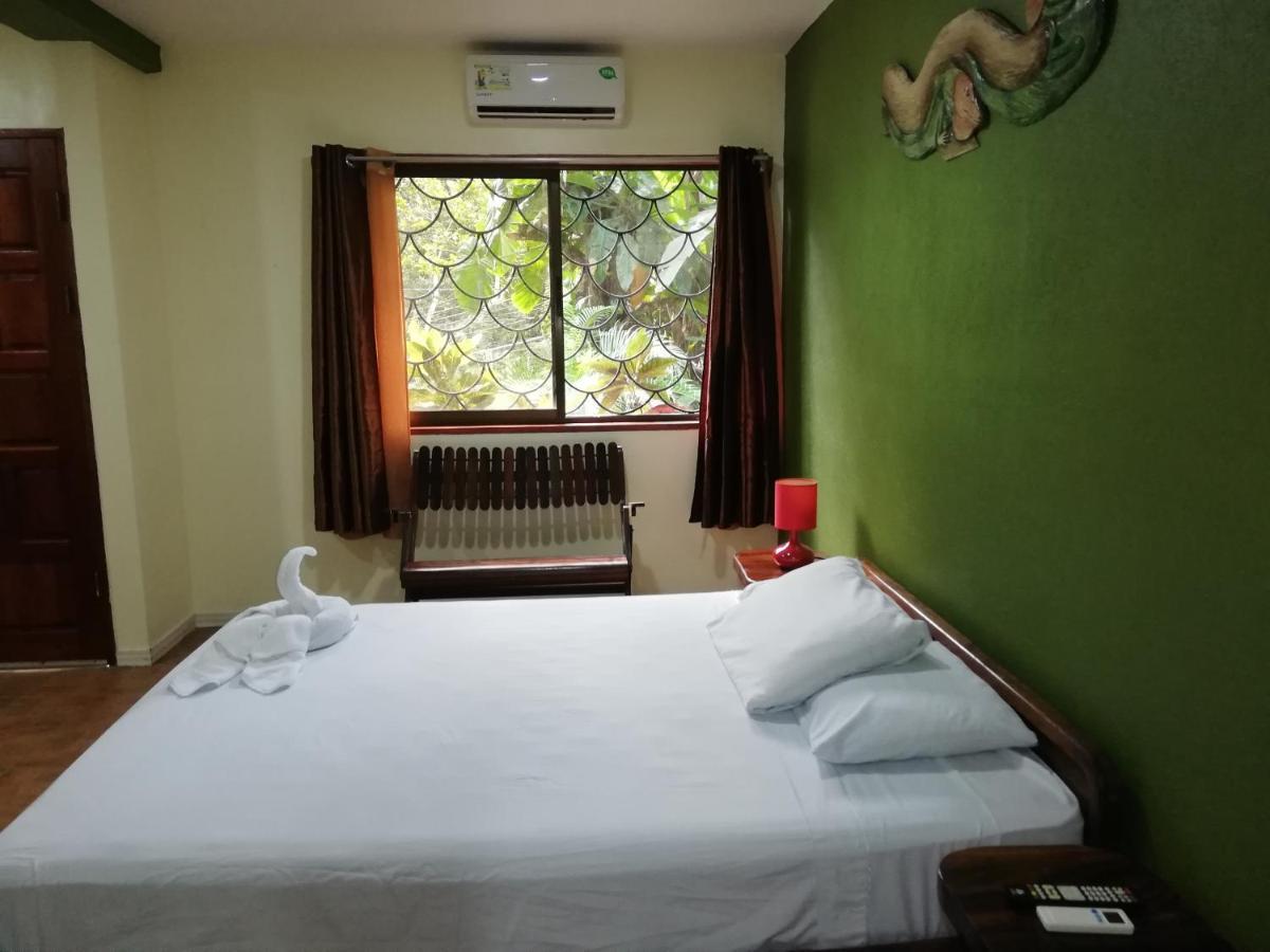 La Montanita Lodge Manuel Antonio Eksteriør billede