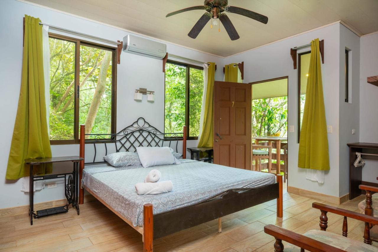 La Montanita Lodge Manuel Antonio Eksteriør billede