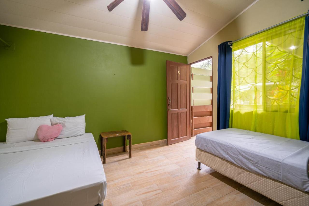 La Montanita Lodge Manuel Antonio Eksteriør billede